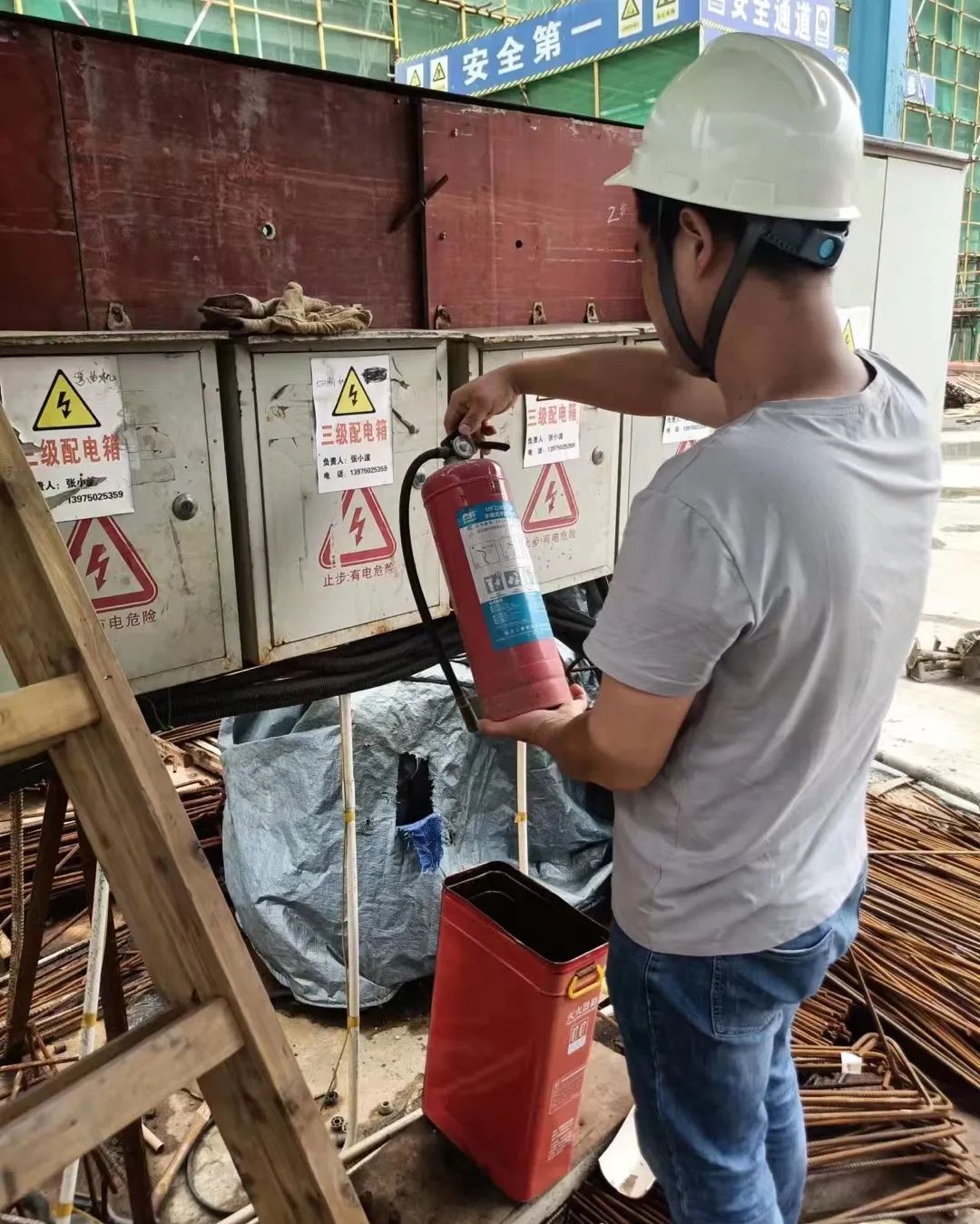 致敬劳动者：：你坚守岗位的样子，，真美！！(图6)