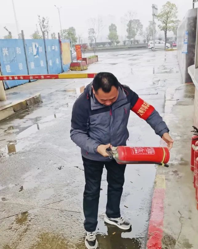 致敬劳动者：：你坚守岗位的样子，，真美！！(图7)