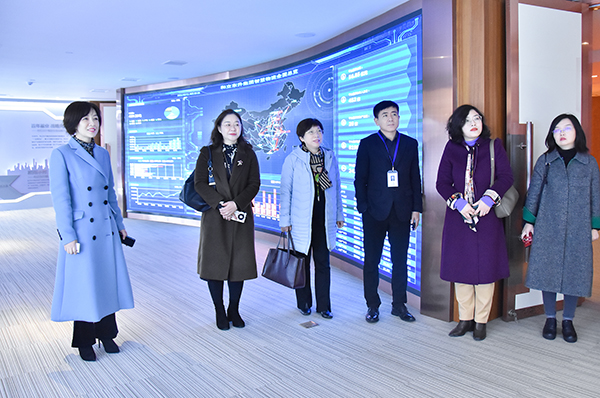 中南林业科技大学科研团队、、、广州南粤睿融投资公司向导一行莅临德赢VWIN考察座谈(图3)