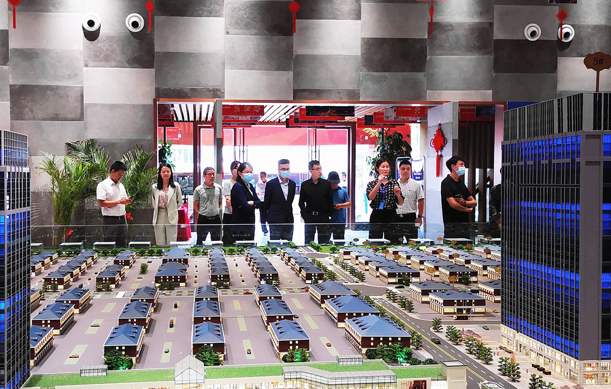 中信建投证券、、、中信银行考察德赢VWIN现代物流工业(图5)